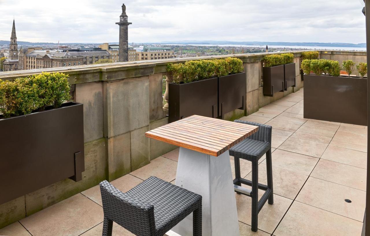 Cheval The Edinburgh Grand Aparthotel Exterior foto The rooftop terrace at the Edinburgh Marriott Hotel
